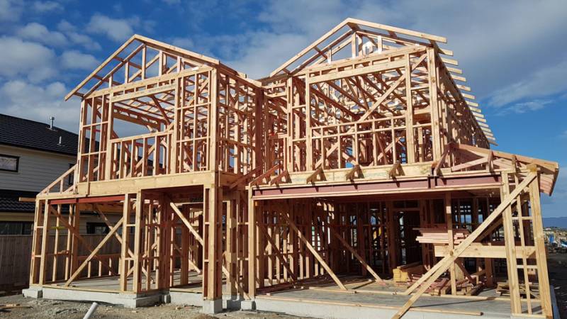 What Connects Major Structural Members in Timber Construction?