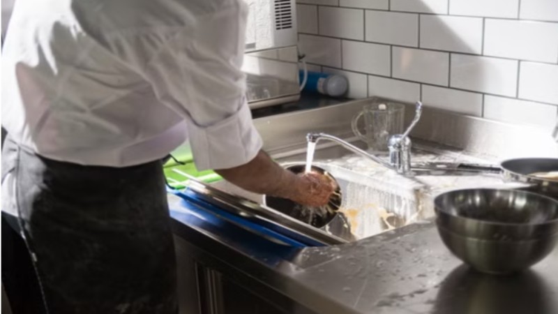 How Plumbing Repair Experts in Winnipeg Save Your House from Water Damage